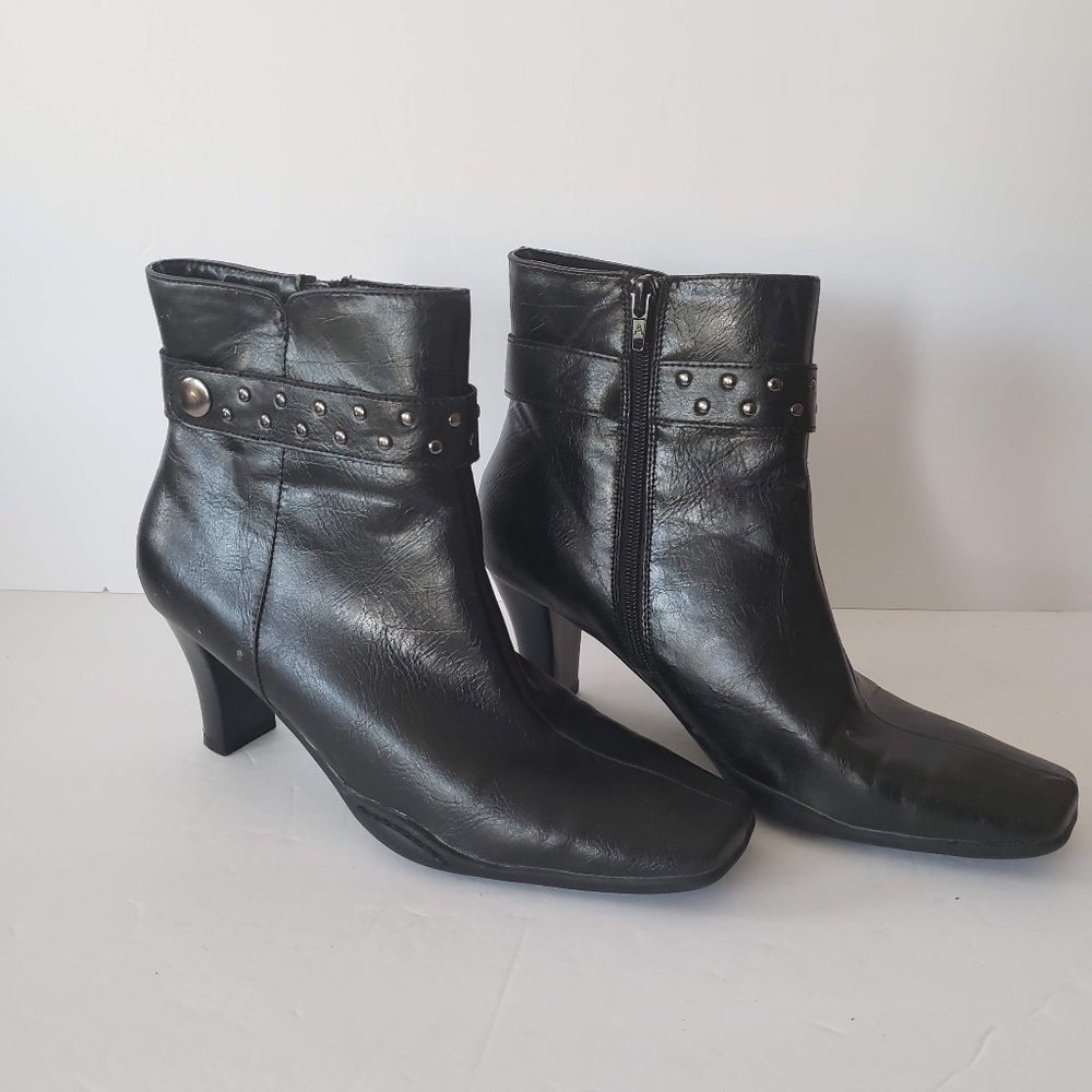A2 by Aerosoles Wrapped Buckle Bootie w/ Heel 8.5 Black